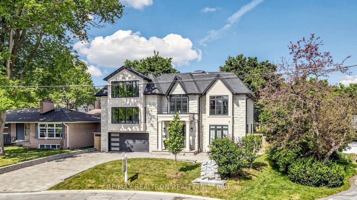 Property Photo: 10 Bayberry Crescent ON M2K 1T8