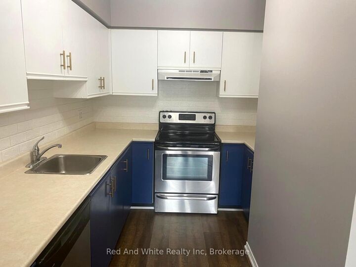 36 James Street S 510 — photo 1