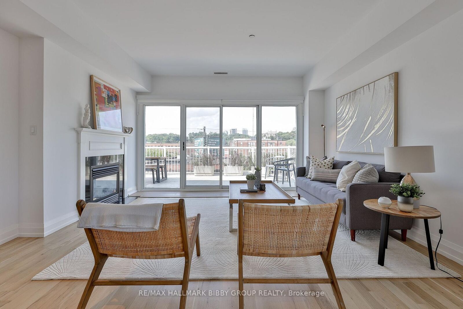 Property Photo: 473 Dupont Street 7 ON M6G 1Y6