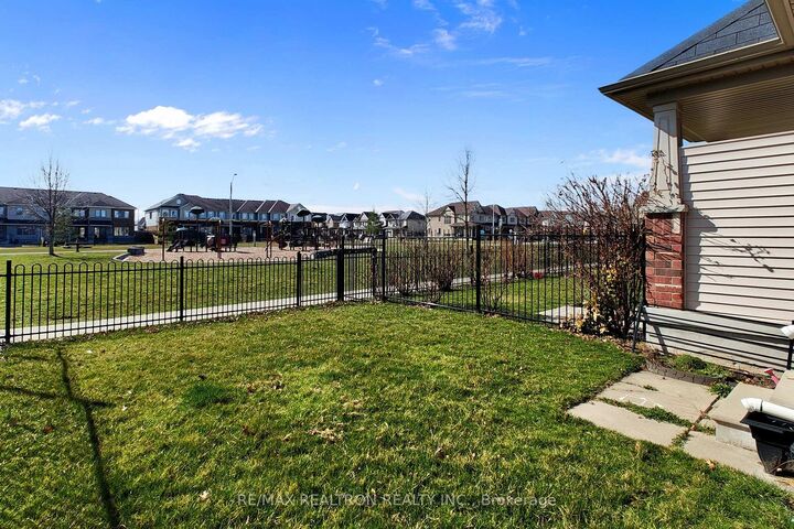 Property Photo:  8472 Hickory Lane  ON L2H 0L3 