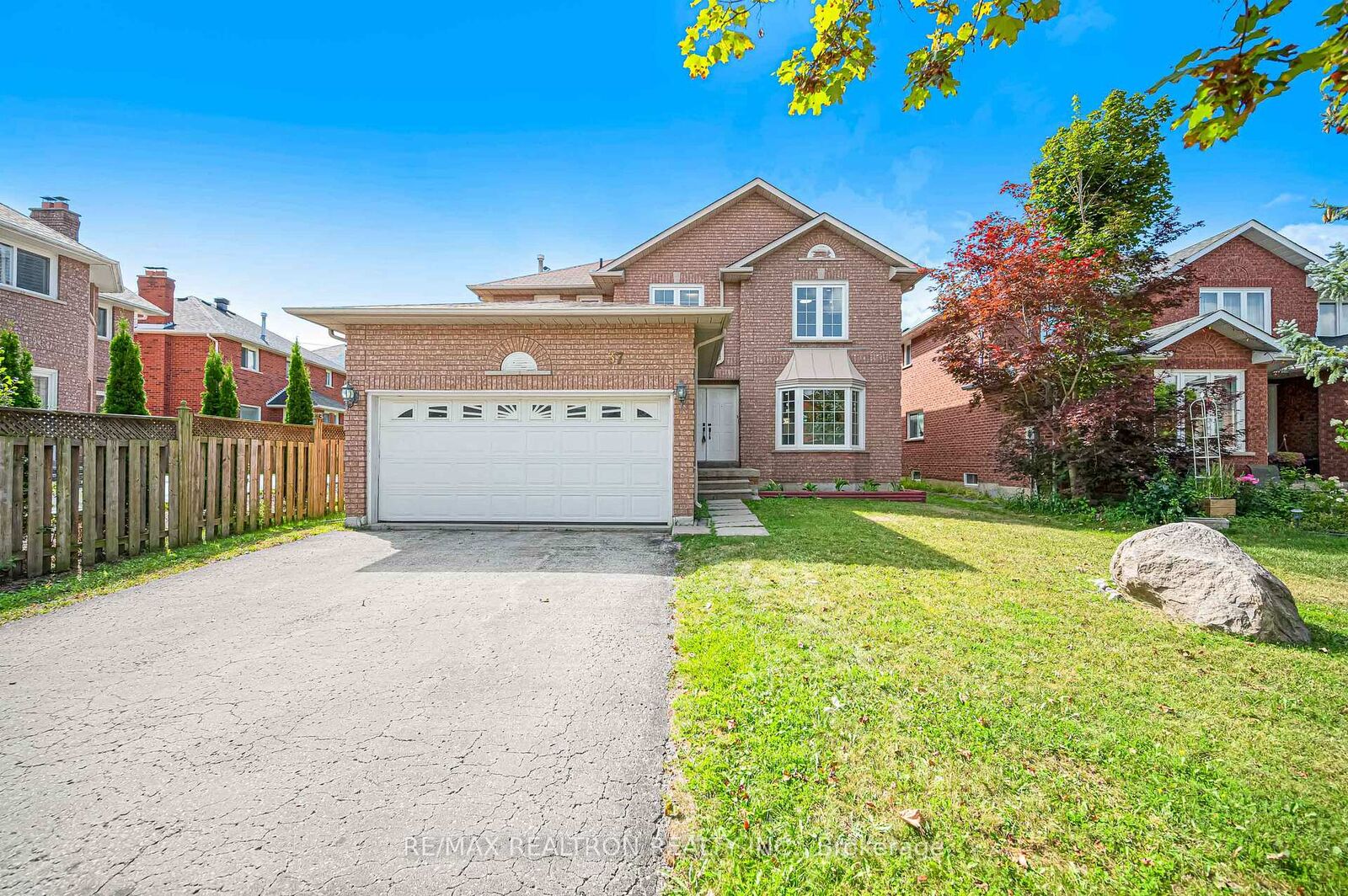 Property Photo: 37 Dumaurier Crescent ON L4S 1G6