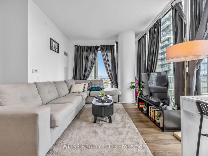 Property Photo:  7890 Jane Street 1606  ON L4K 0K9 