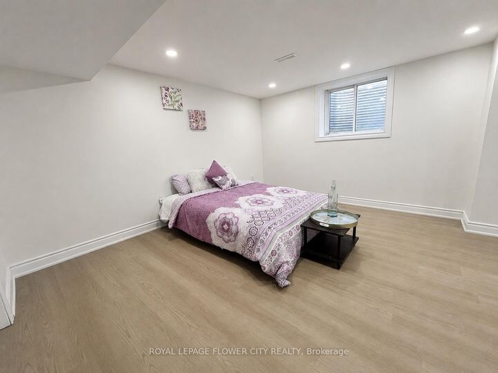 Property Photo: 6 Crenshaw Crescent ON L6Z 1W9