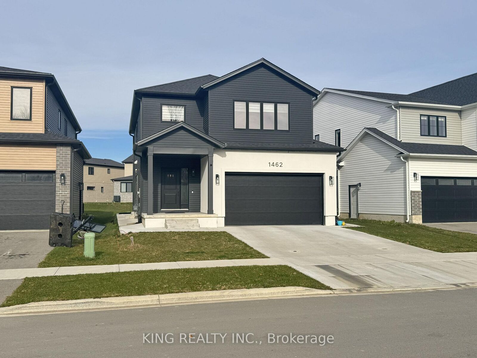Property Photo:  1462 Twilite Boulevard Upper  ON N6G 3R5 