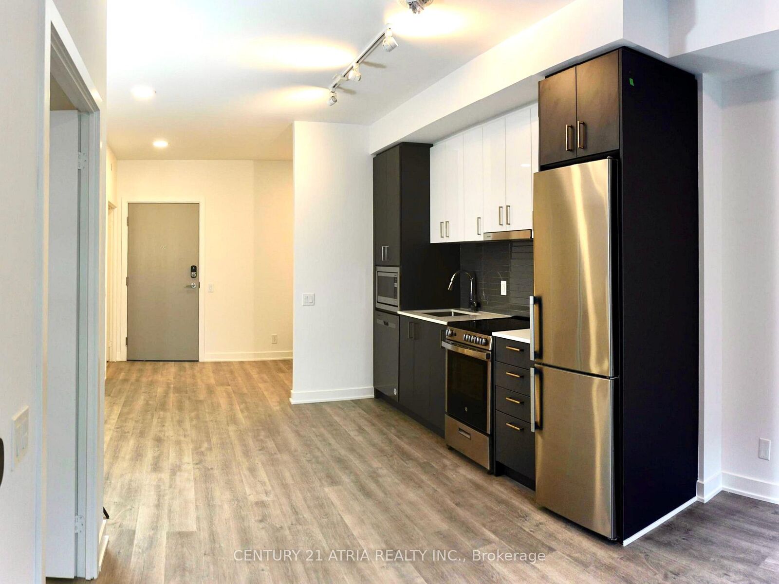 Property Photo:  30 Upper Mall Way 619A  ON L4J 0L7 