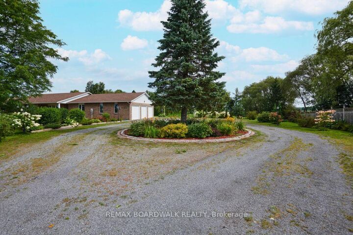 Property Photo: 3382 Carp Road ON K0A 1L0