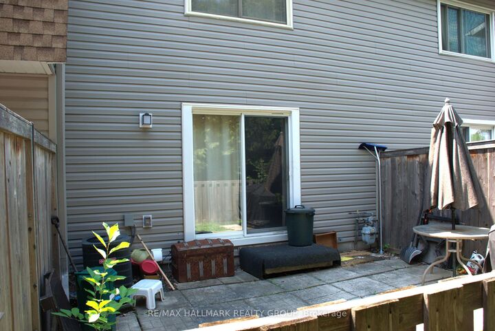 Property Photo:  1759 Lamoureux Drive C  ON K1E 2N5 