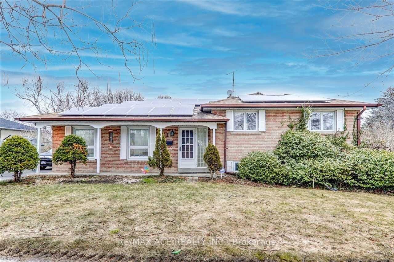 Property Photo:  1 Wagner Drive  ON M1E 2Z4 