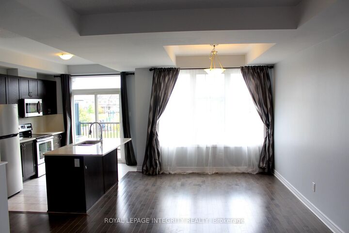Property Photo: 228 Halyard Way ON K2S 1B9