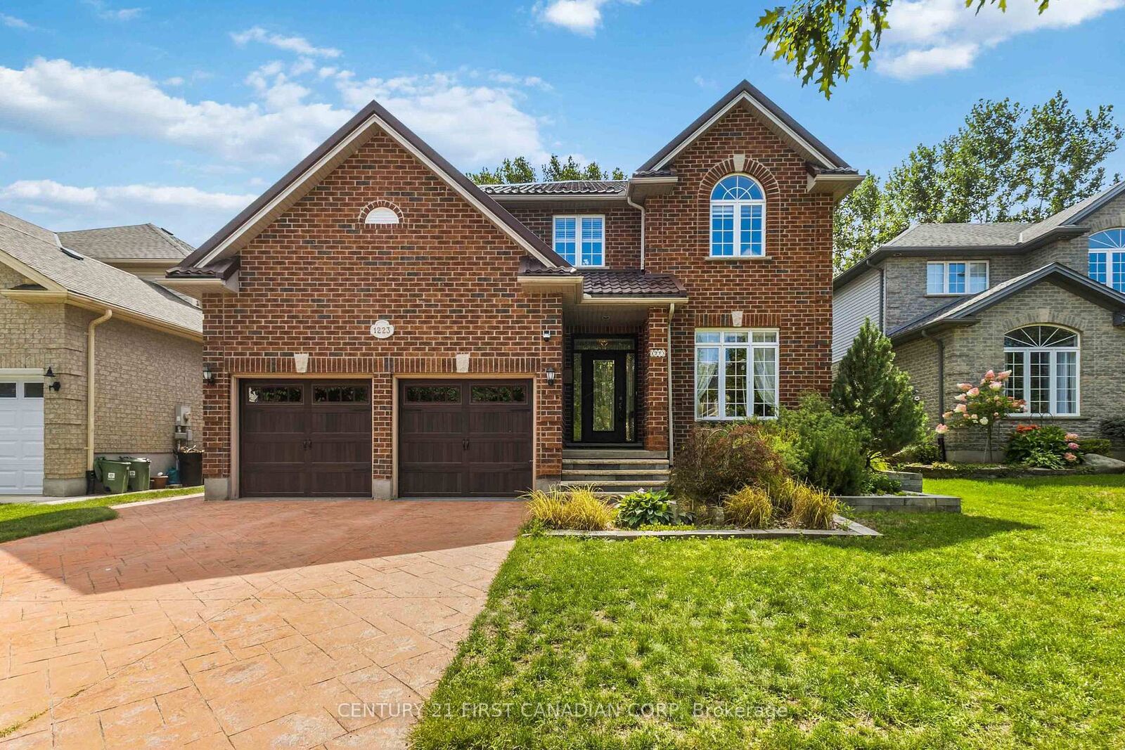 Property Photo: 1223 Thornley Street ON N6K 4V3