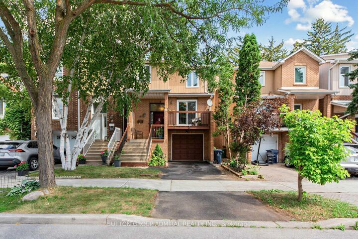 19 Carnival Court — photo 1