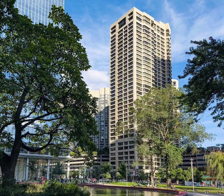 55 Harbour Square 606 — photo 1