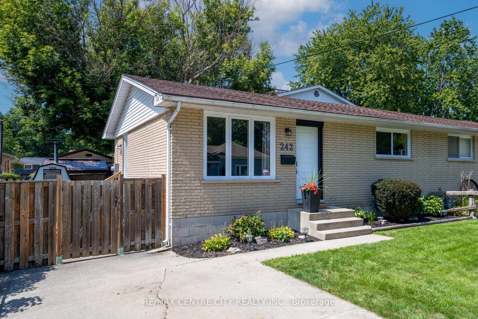 Property Photo: 242 Rapley Street ON N7G 3E6