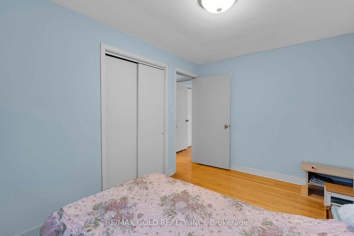 Property Photo: 3 St Lawrence Place ON K9A 4G9