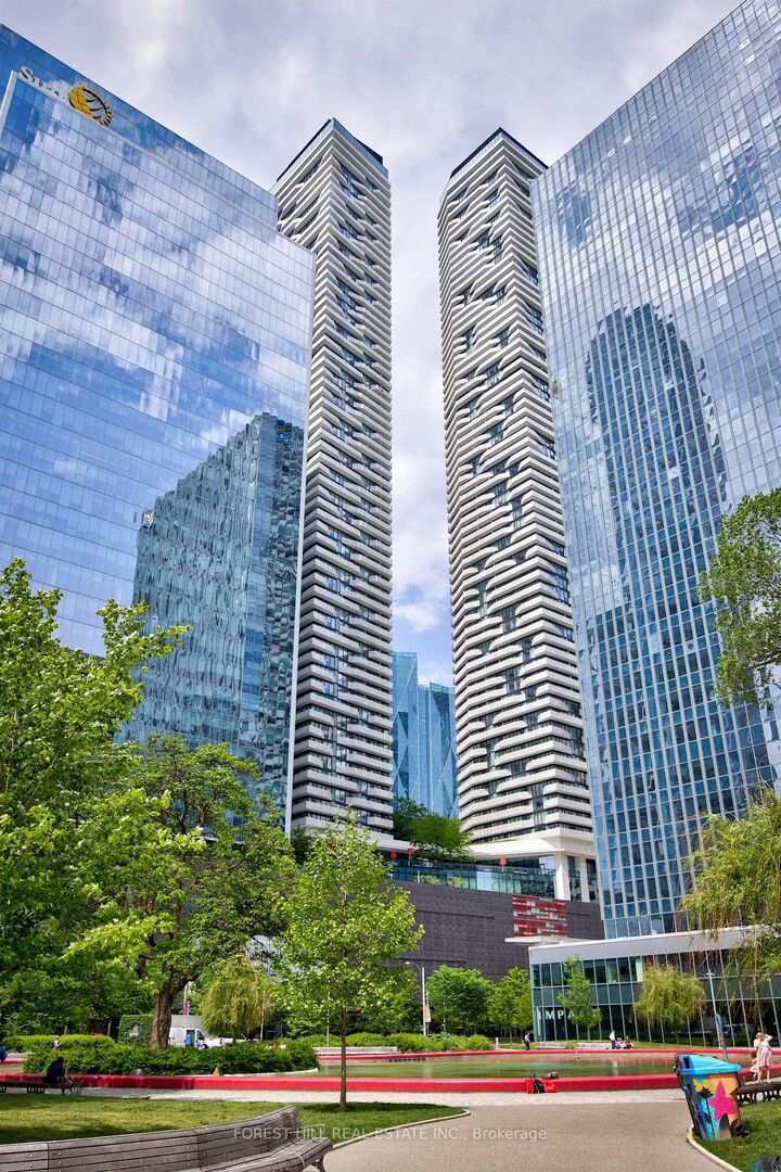Property Photo: 100 Harbour Street 5410 ON M5J 0B5