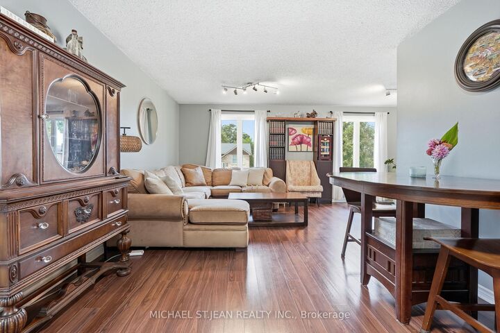 Property Photo: 49 Markson Crescent ON L8T 4W3