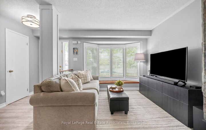 Property Photo: 1485 Torrington Drive 19 ON L5V 1Y3