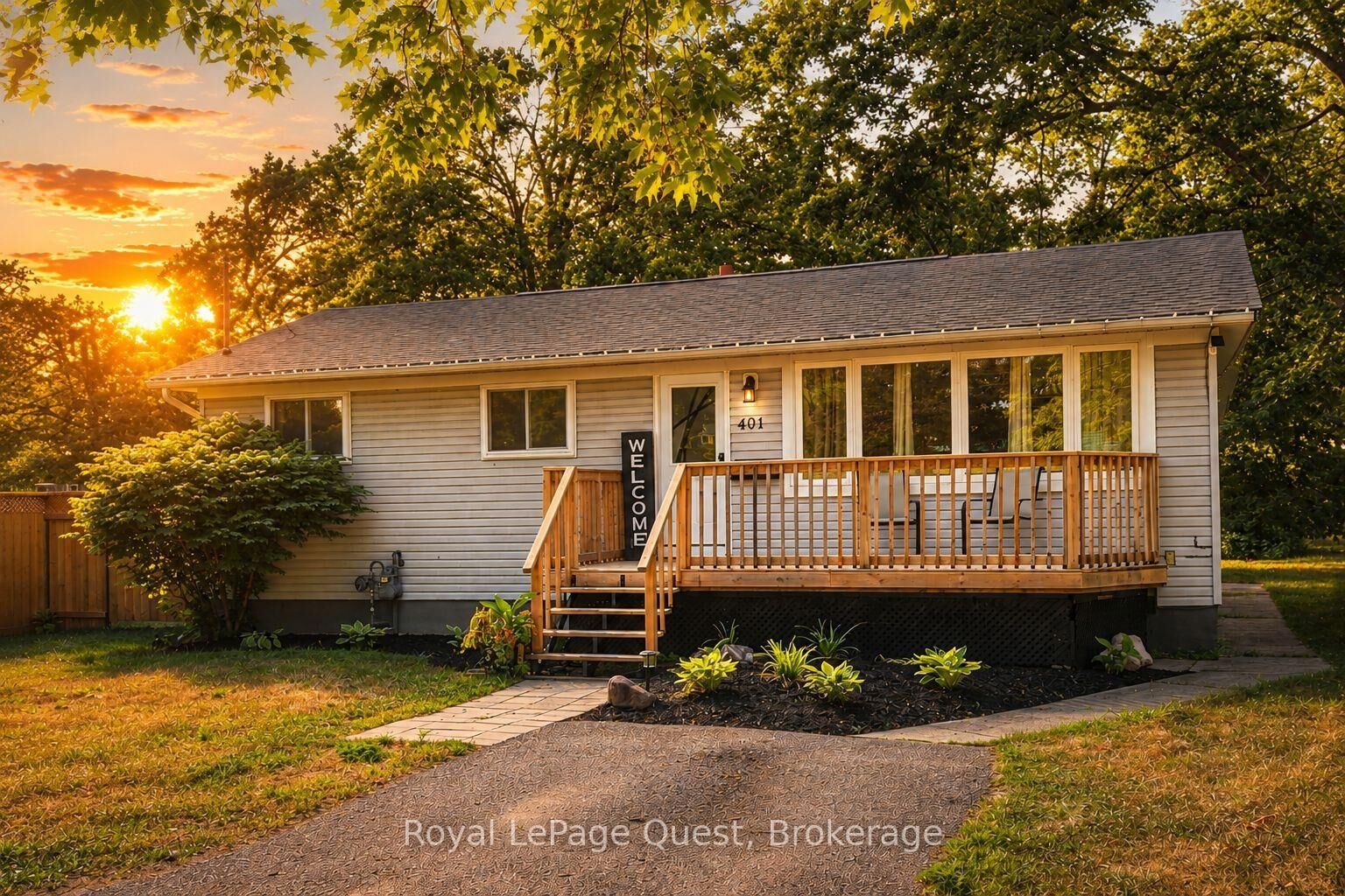 Property Photo: 401 Mississaga Street W ON L3V 3C4
