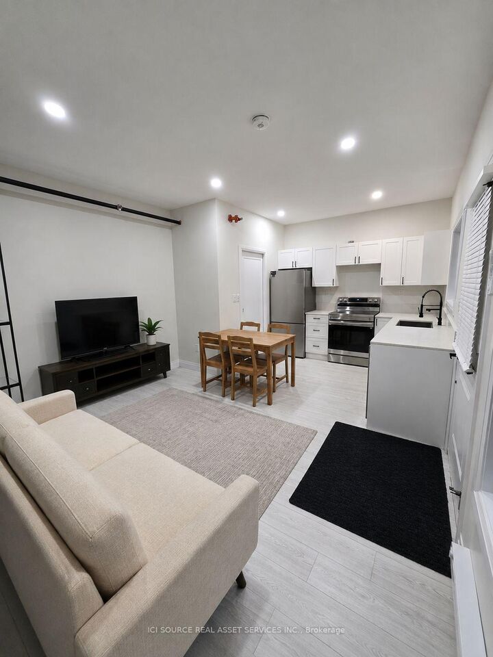 Property Photo:  51A Haynes Avenue 4  ON L2R 3J8 
