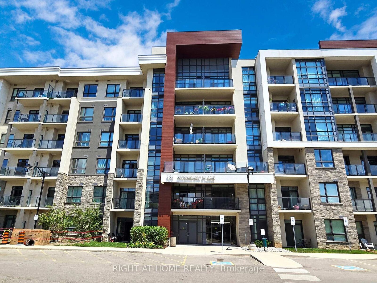Property Photo:  101 Shoreview Place 111  ON L8E 0K3 