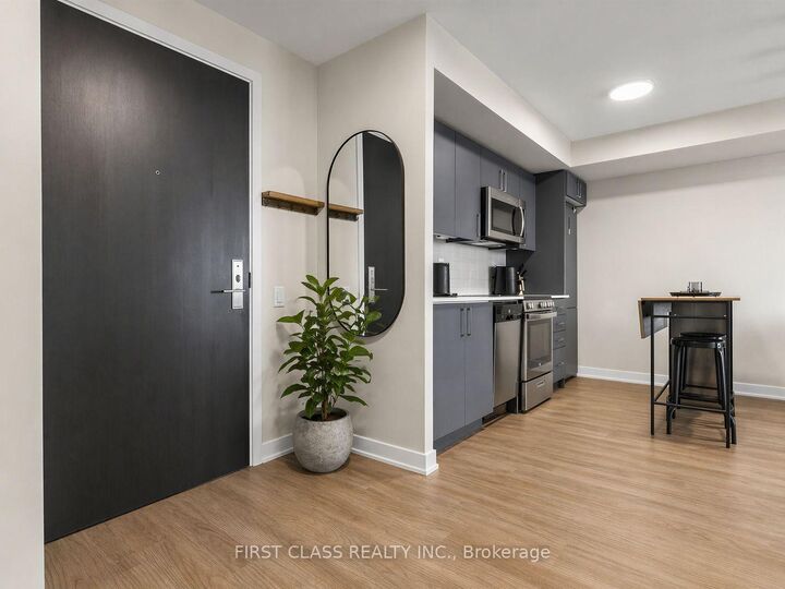 Property Photo:  38 Monte Kwinter Court 616  ON M3H 0E2 