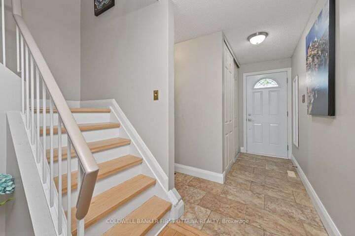 Property Photo:  1528 Brookmill Lane  ON K1B 5G4 
