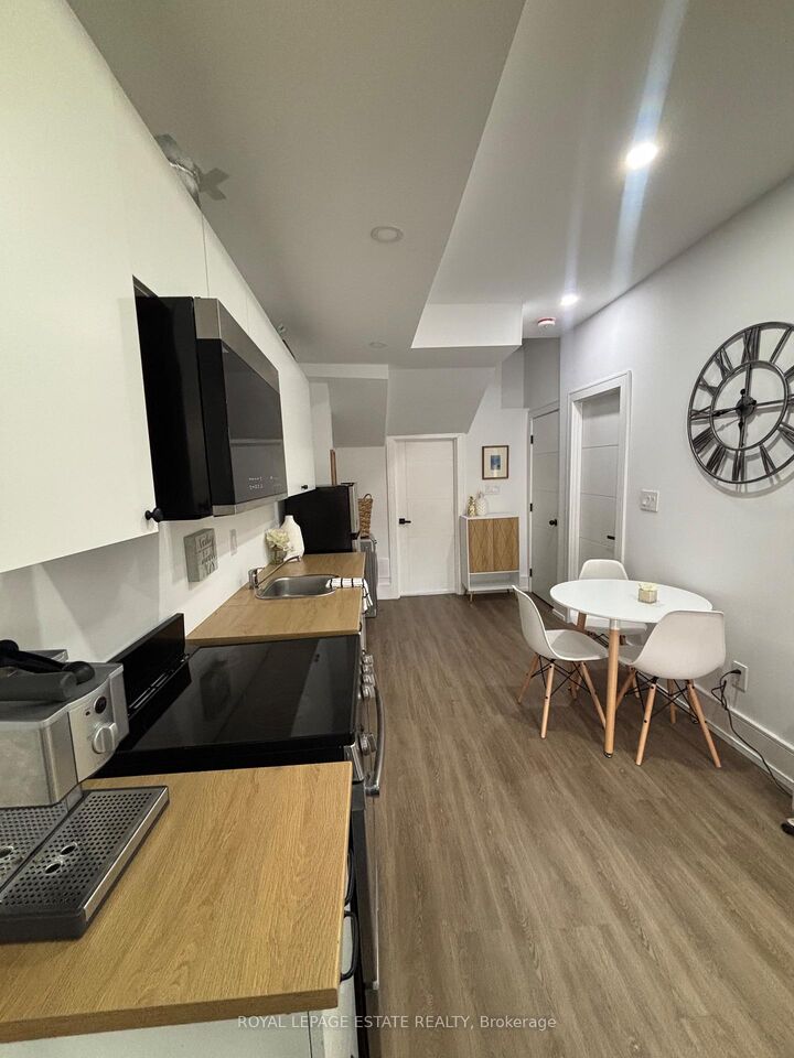 Property Photo:  150 Warden Avenue  ON M1N 2Z4 
