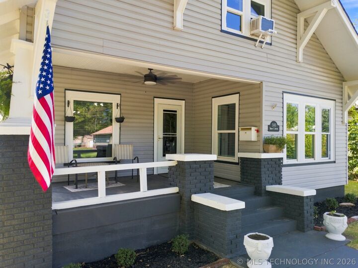 Property Photo:  500 N C Avenue  OK 74020 