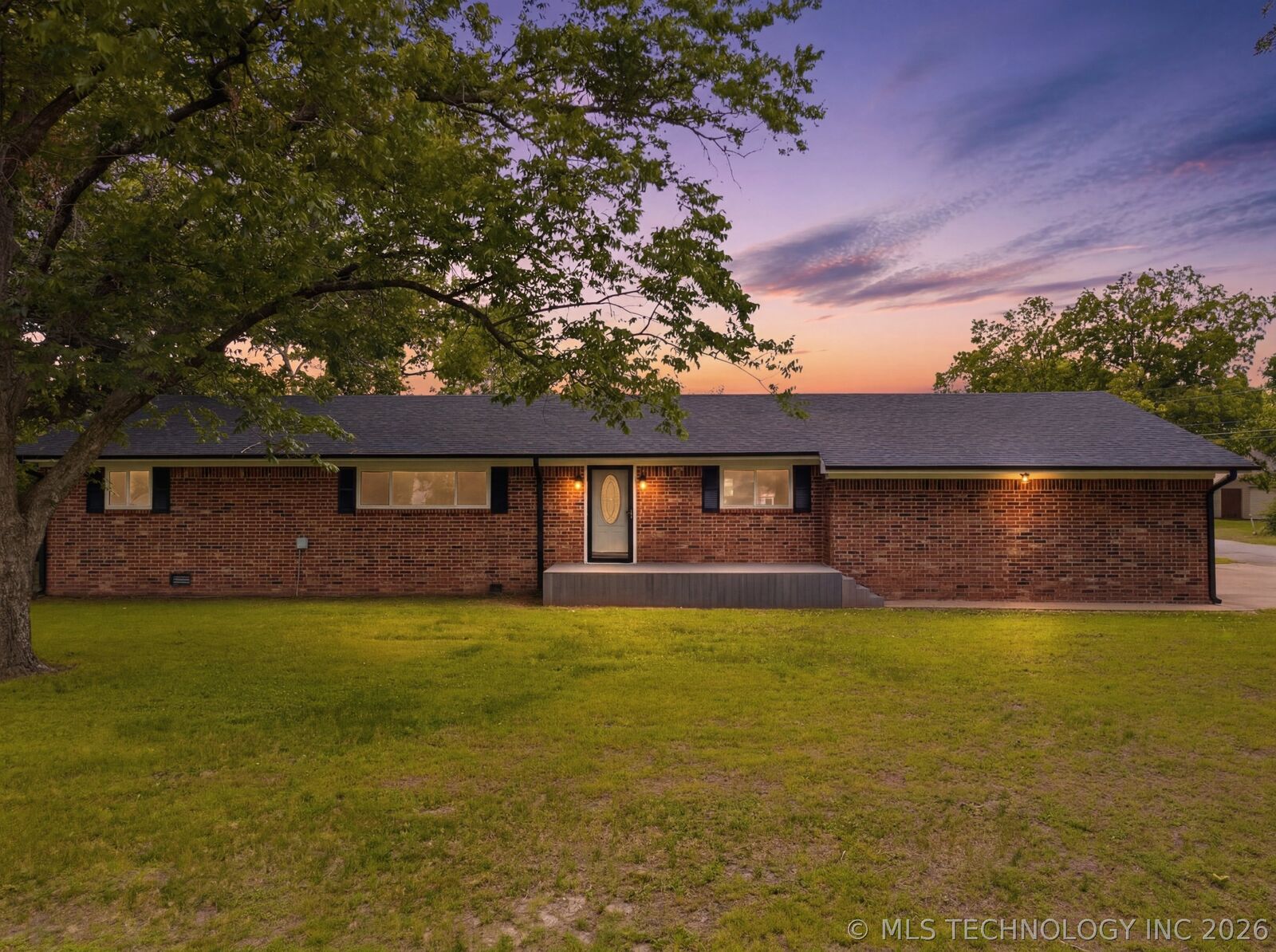 Property Photo:  219 E Ozark Street  OK 74445 