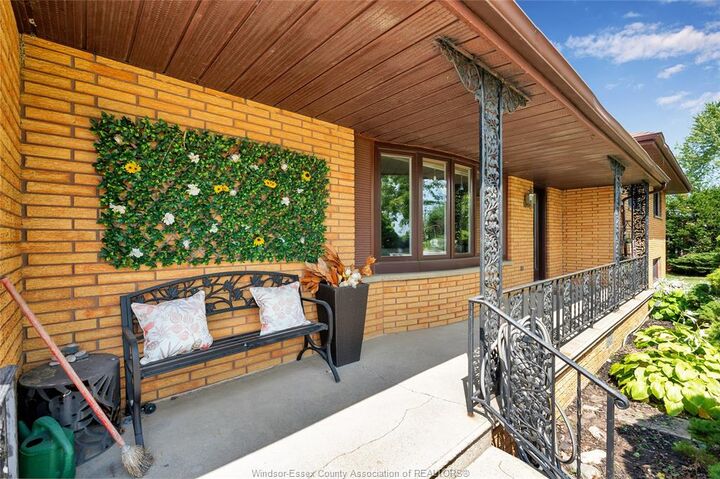 Property Photo:  1233 County Rd 27  ON N8L 1B7 
