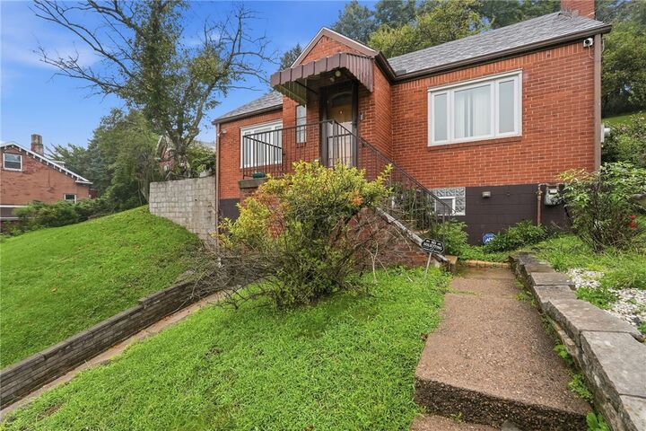 Property Photo: 2115 E Beckert Ave PA 15212