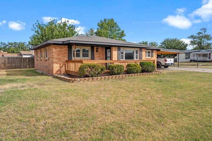 Property Photo:  500 W Lasalle Street  TX 79036 