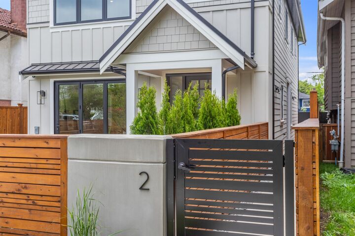 Property Photo:  2258 Napier Street 2  BC V5L 2P2 