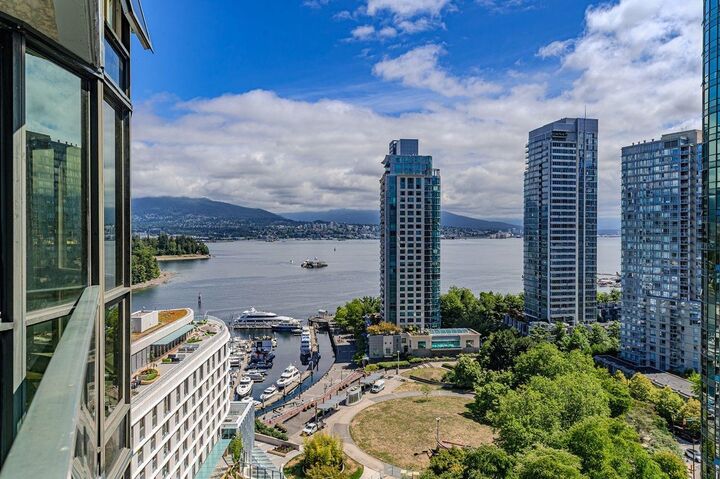 Property Photo:  588 Broughton Street 1806  BC V6G 3E3 
