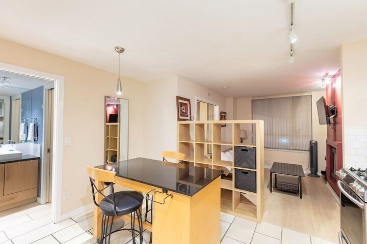 Property Photo:  1225 Richards Street 401  BC V6B 1E6 