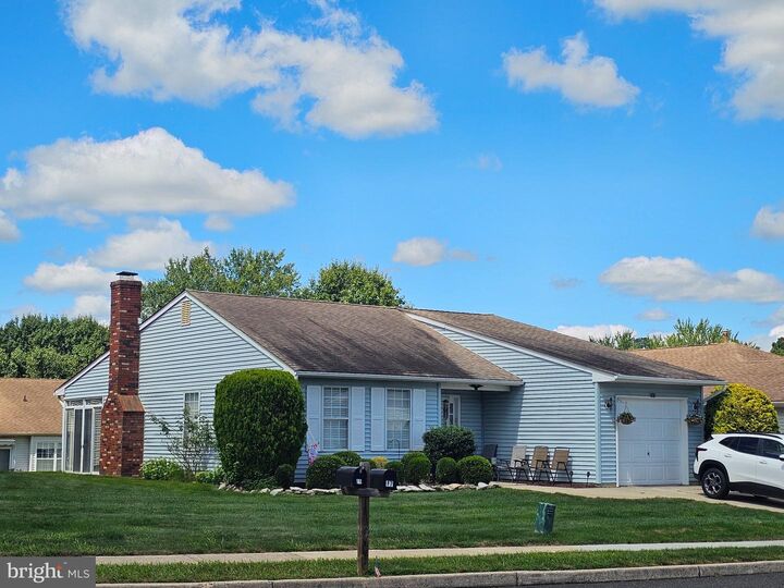 Property Photo: 17 Meadowwood Court NJ 08022