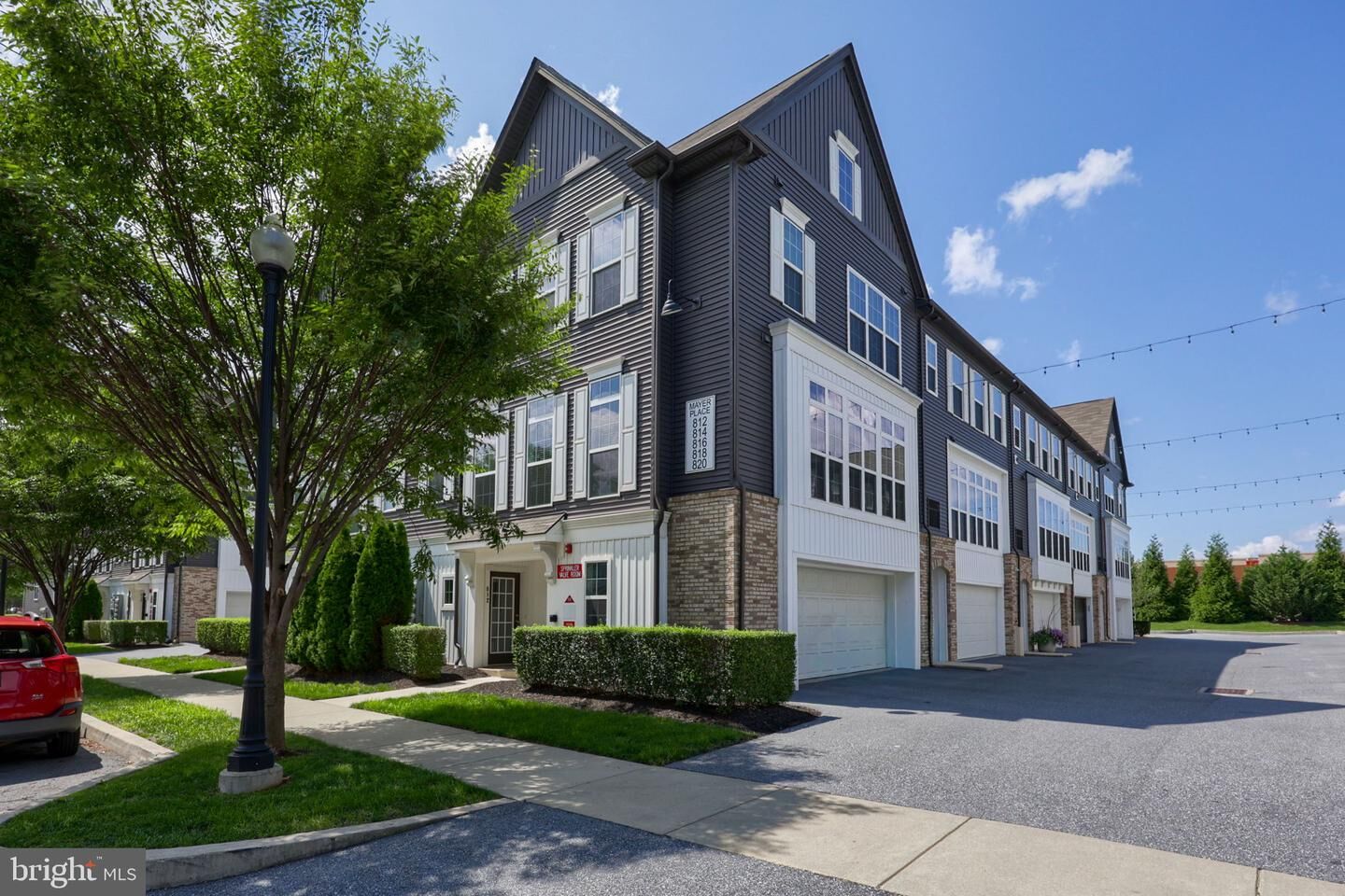 Property Photo:  812 Mayer Place  PA 17601 