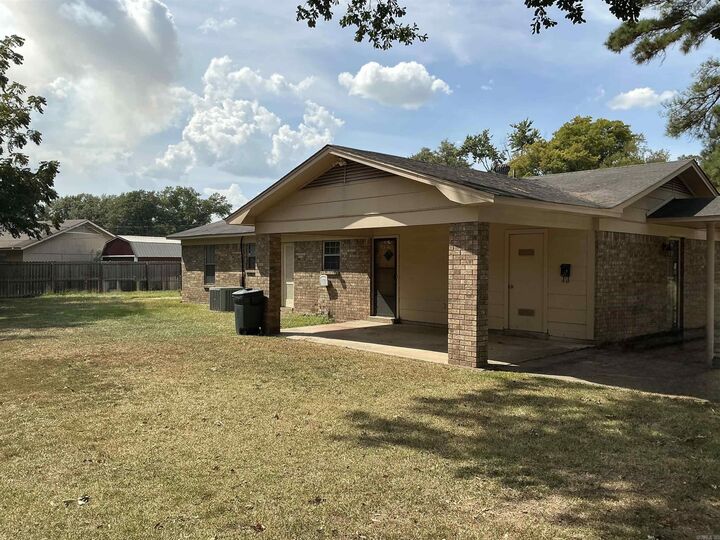 Property Photo: 1200 E Bowles Street AR 71639