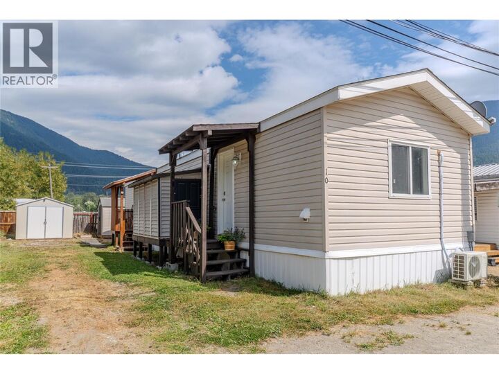Property Photo:  606 Edward Street 10  BC V0E 2S0 