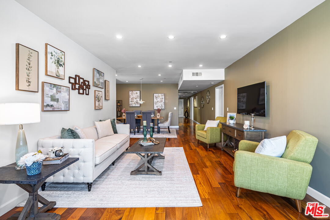 Property Photo:  1540 Amherst Ave, Unit Ph2  CA 90025 