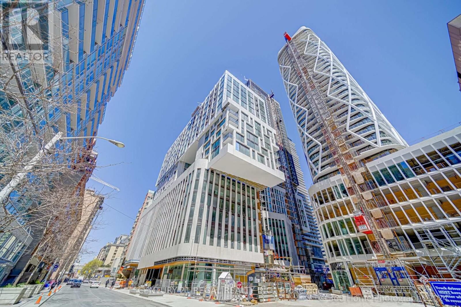Property Photo: 234 Simcoe Street 508 ON M5T 1T4