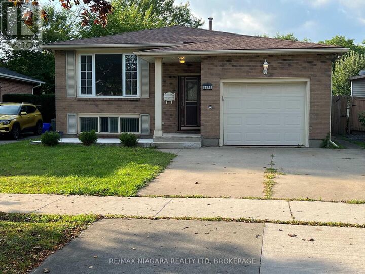 Property Photo: 6171 Charnwood Avenue ON L2H 2L5