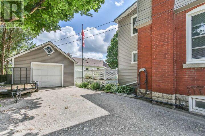 Property Photo:  308 Broadway Street  ON N4G 3S1 