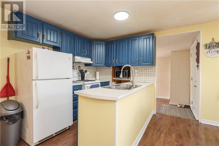 Property Photo:  12 Oakwood Avenue  ON P0M 1H0 