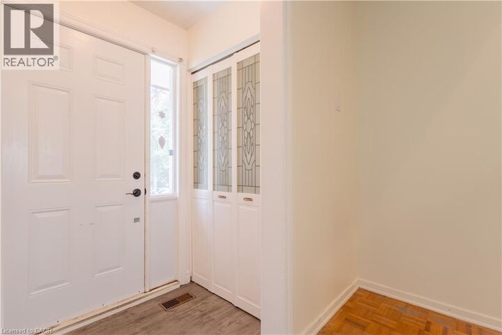 Property Photo:  112 Shadeland Crescent  ON N2M 2H9 