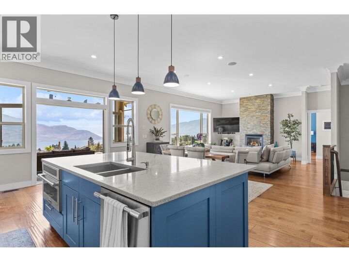 Property Photo: 6112 Seymoure Avenue BC V0H 1X4