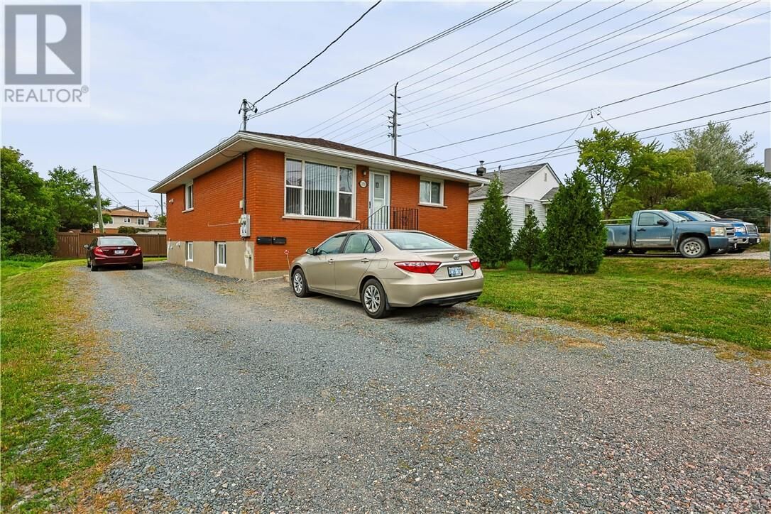 Property Photo:  1133 Martin Avenue  ON P3A 2Z5 