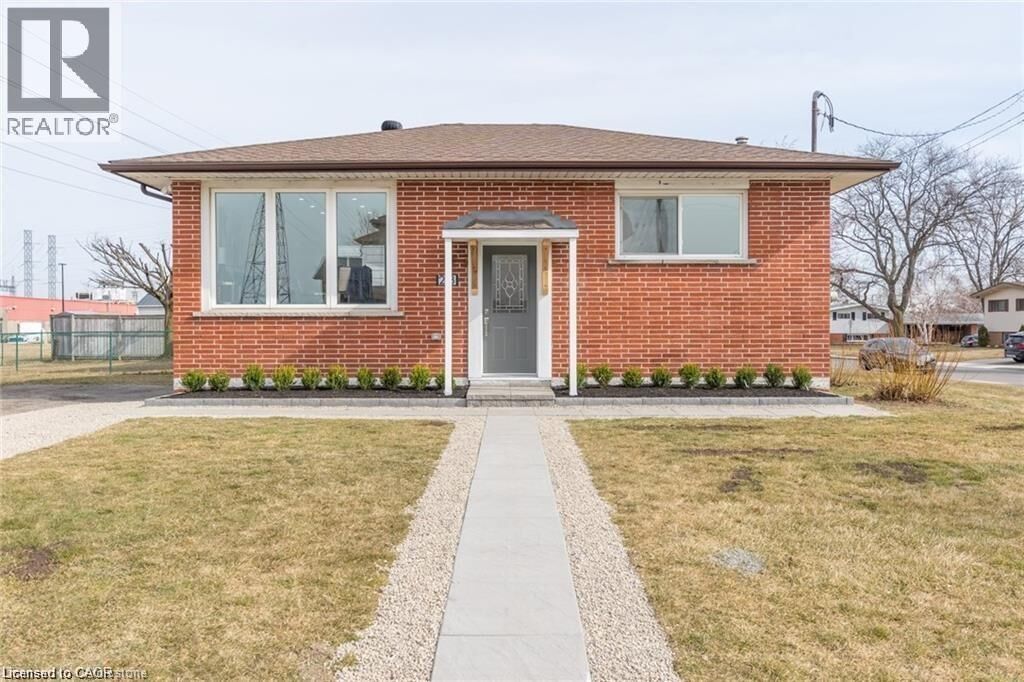 Property Photo:  213 Thorner Drive Lower  ON L8V 2M5 