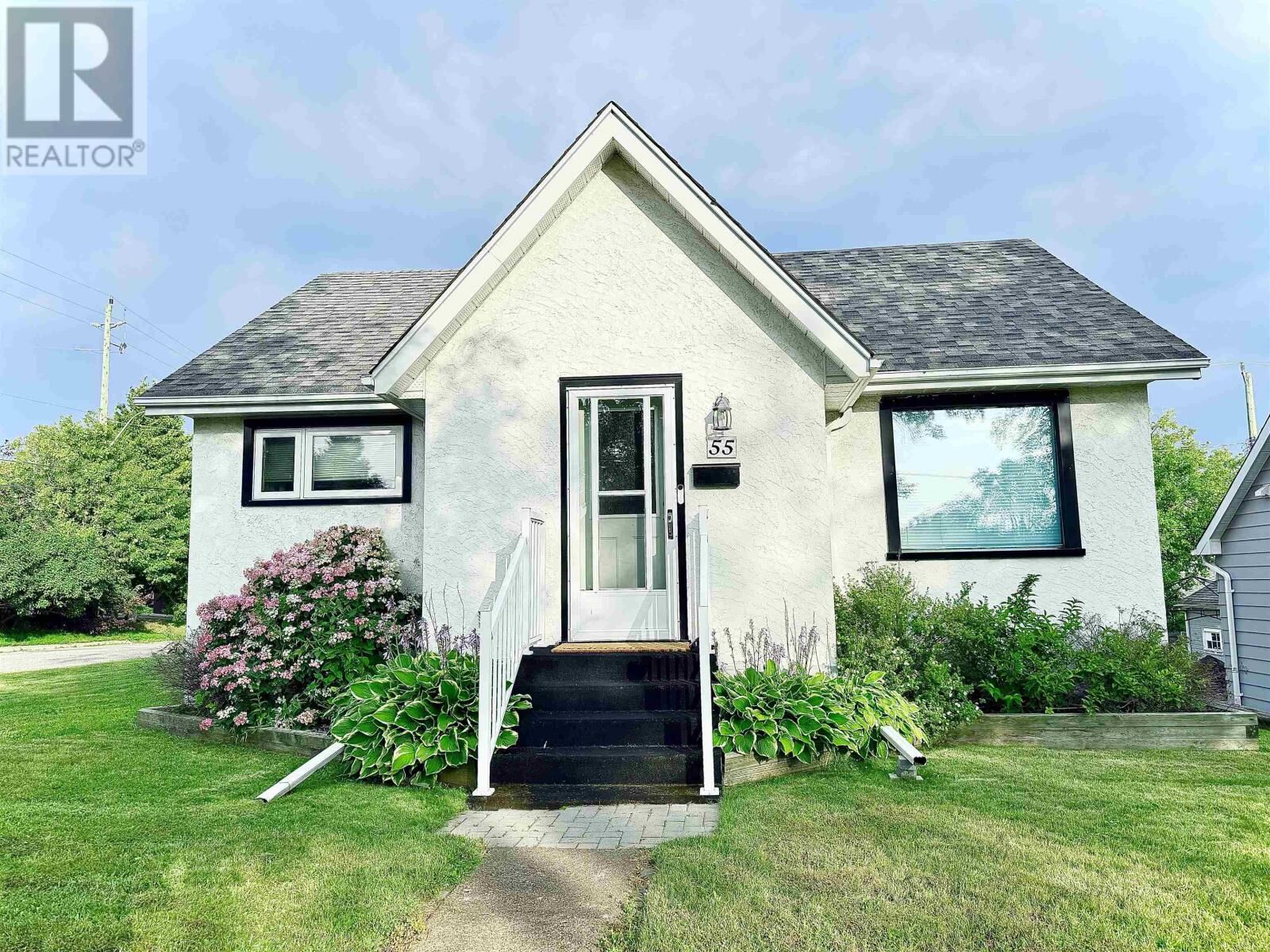 Property Photo:  55 Ray Blvd  ON P7B 4C3 