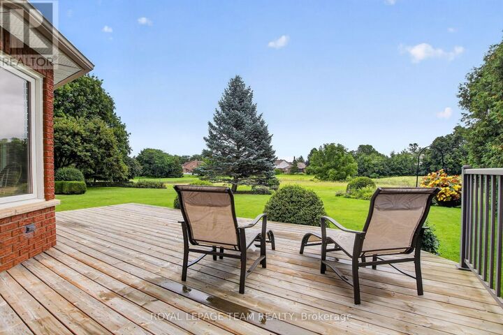 Property Photo: 19 Slade Crescent ON K2K 2L1